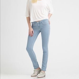 J Brand Skinny Jegging in Wallflower
