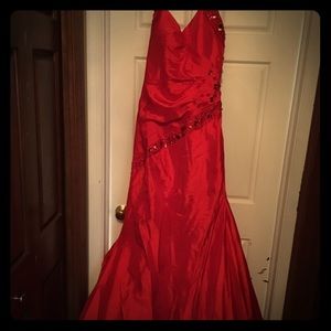 Red mermaid evening dress size large