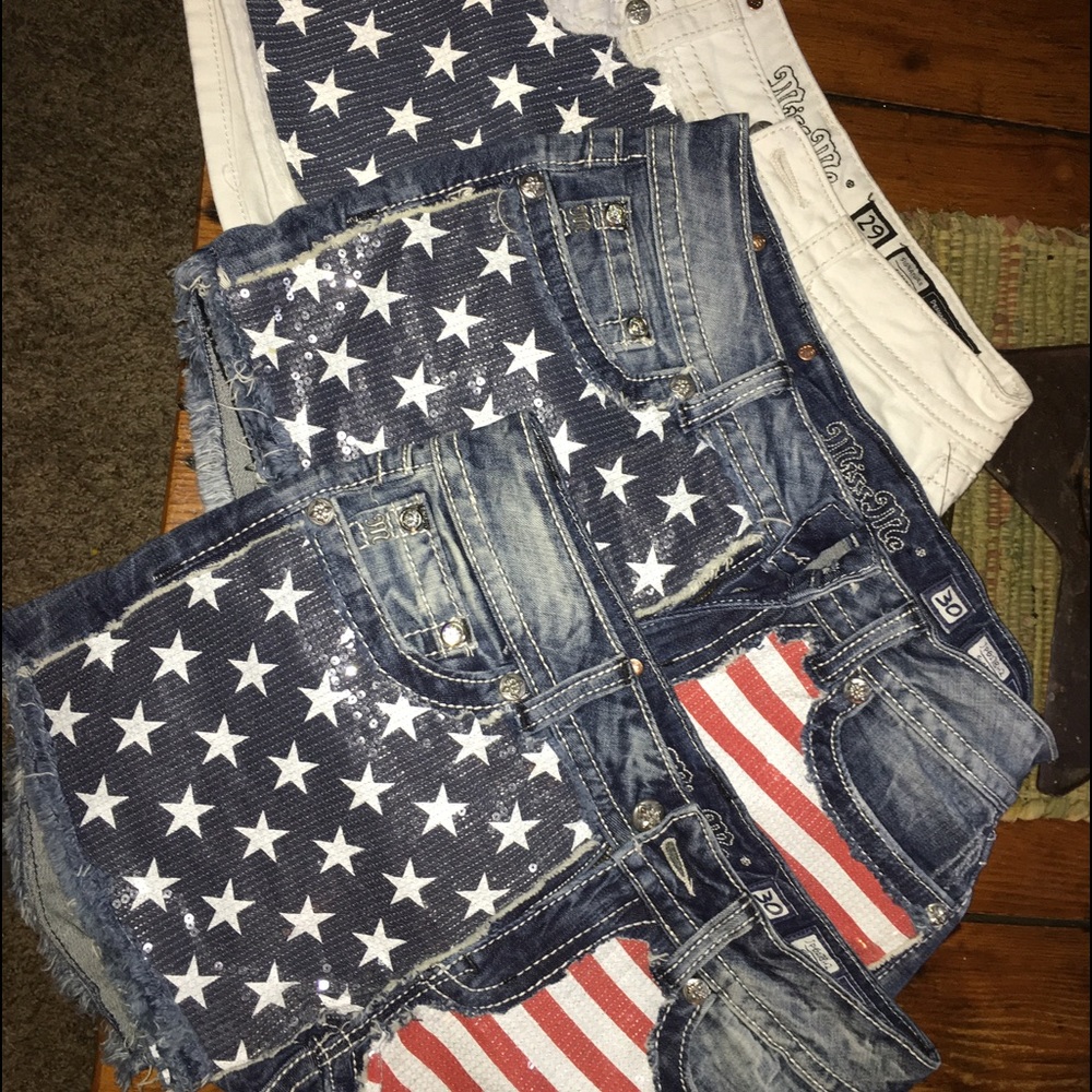 Miss Me Shorts white pair 29 blue pairs 30
