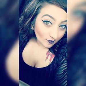 Meet your Posher, Alexandra