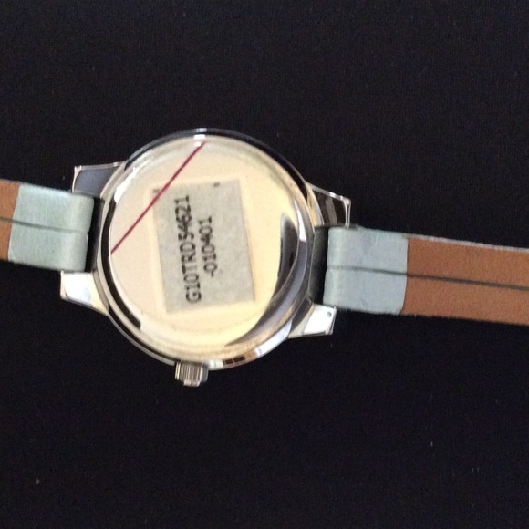 Women's Guess Wristwatch - Picture 2 of 3
