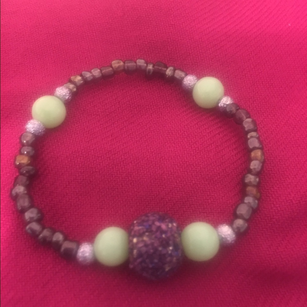 Fun and sassy stretch bracelet