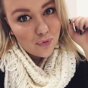 Meet your Posher, Brittney