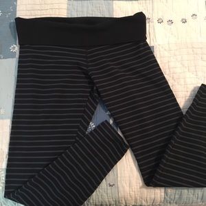 Black gray stripe yoga leggings, large