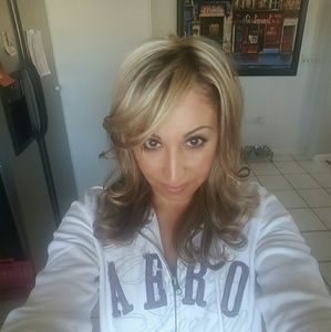 Meet your Posher, Priscila