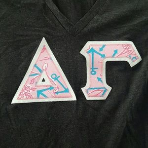 Delta Gamma v-neck