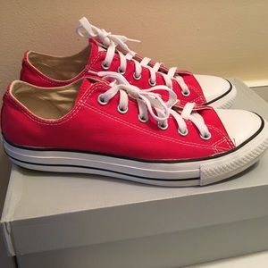 Converse red