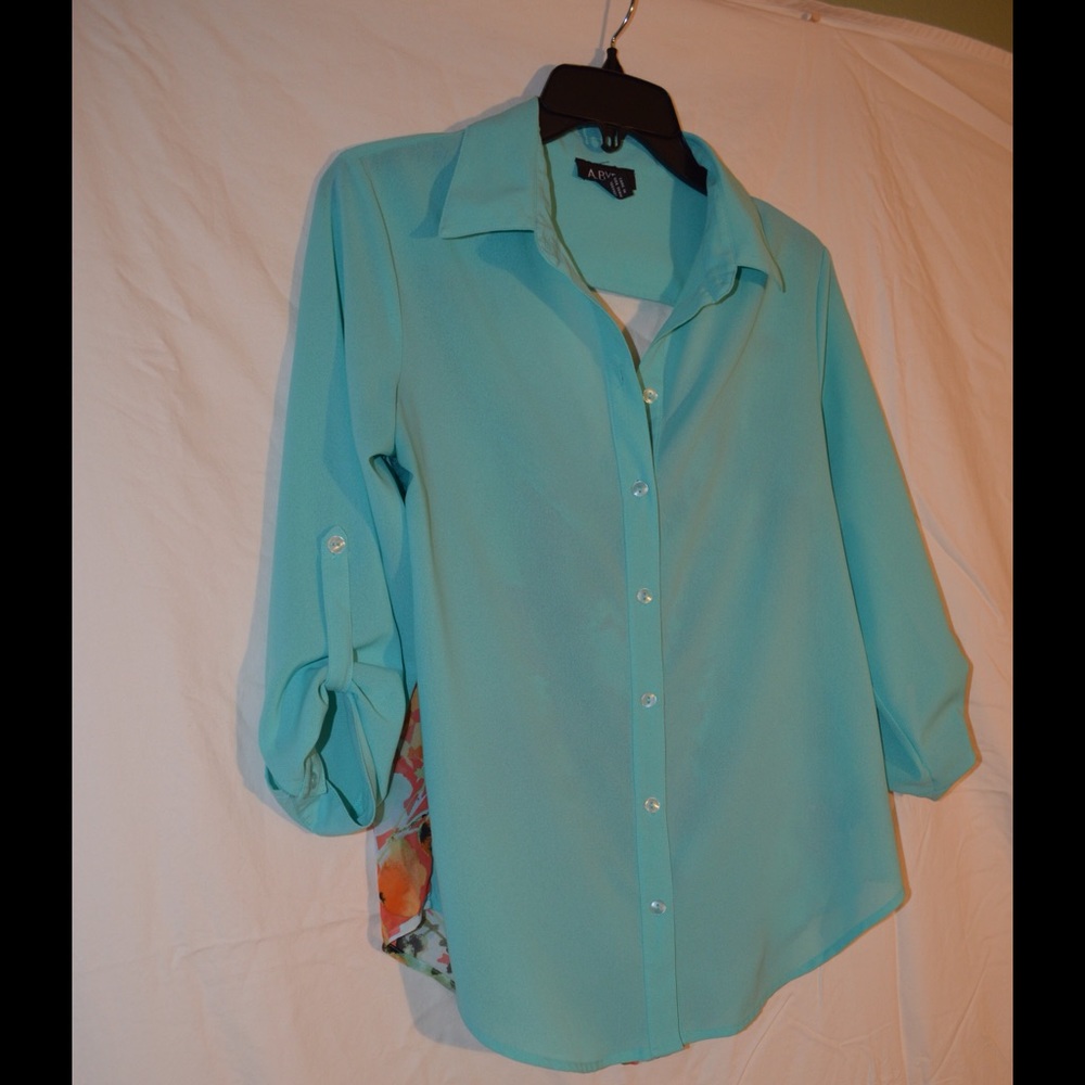 Amy Byer Top
