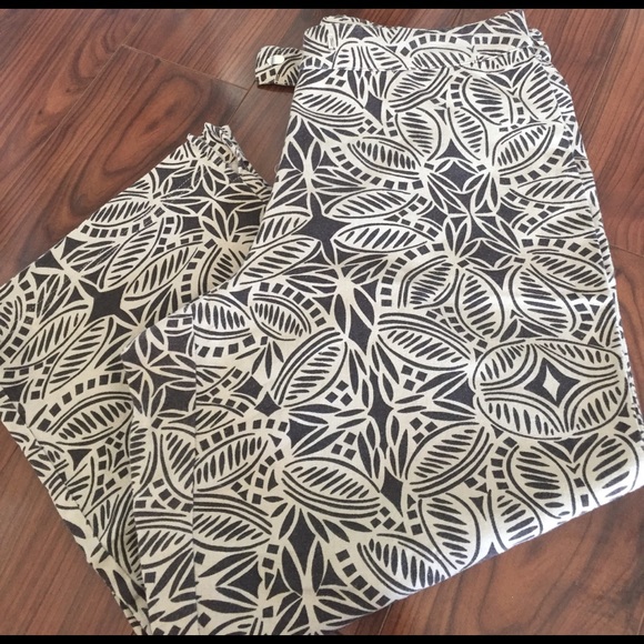 🌻Sophisticated Capris Sale🌻 - Picture 4 of 4