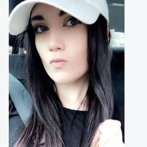 Meet your Posher, Chloe