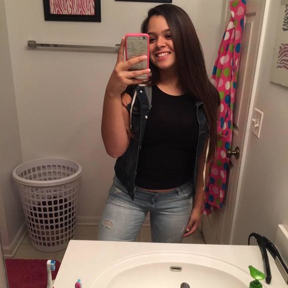 Meet your Posher, Amanda - Picture 1 of 1