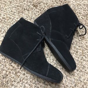 Toms wedges