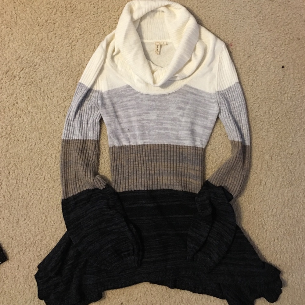 Turtle neck flair sweater