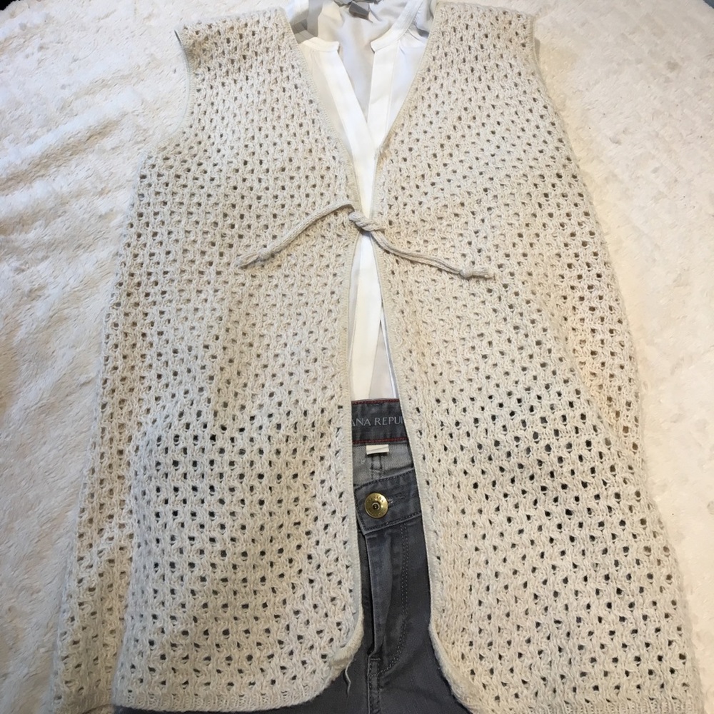 Vintage crochet sweater vest- size M/L