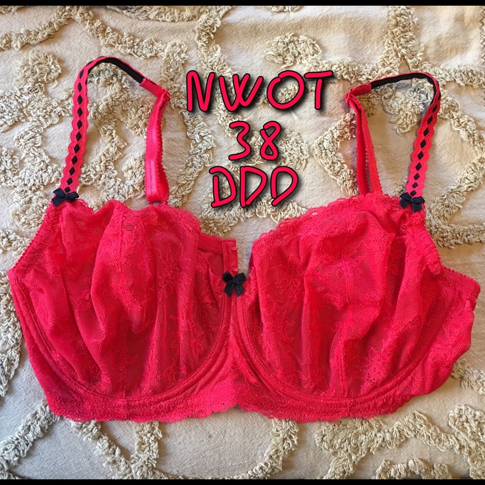 Red balcony bra