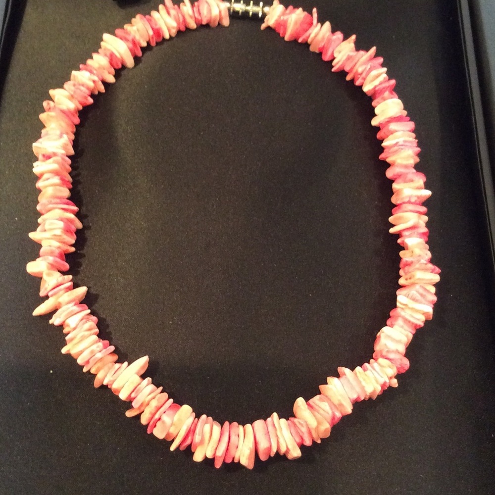 Pink shell choker