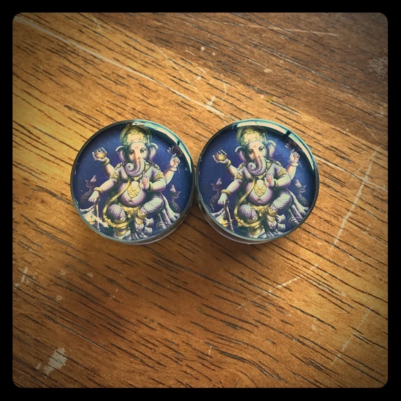 Ganesh Plugs - Picture 1 of 3