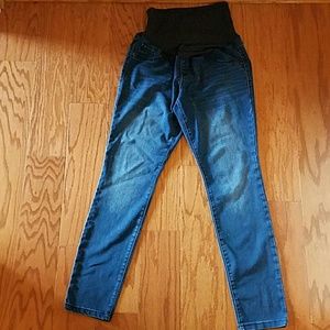 Old Navy maternity jean