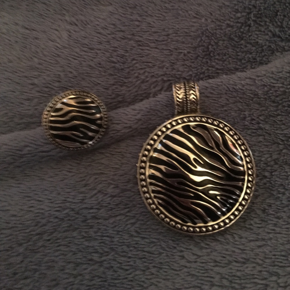 Premier Designs ring and pendant