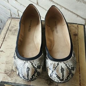 Banolino snakeskin flats