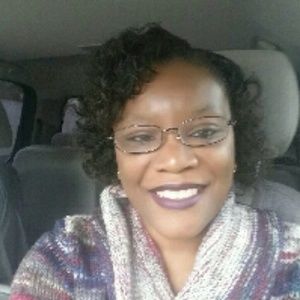 Meet your Posher, Debora