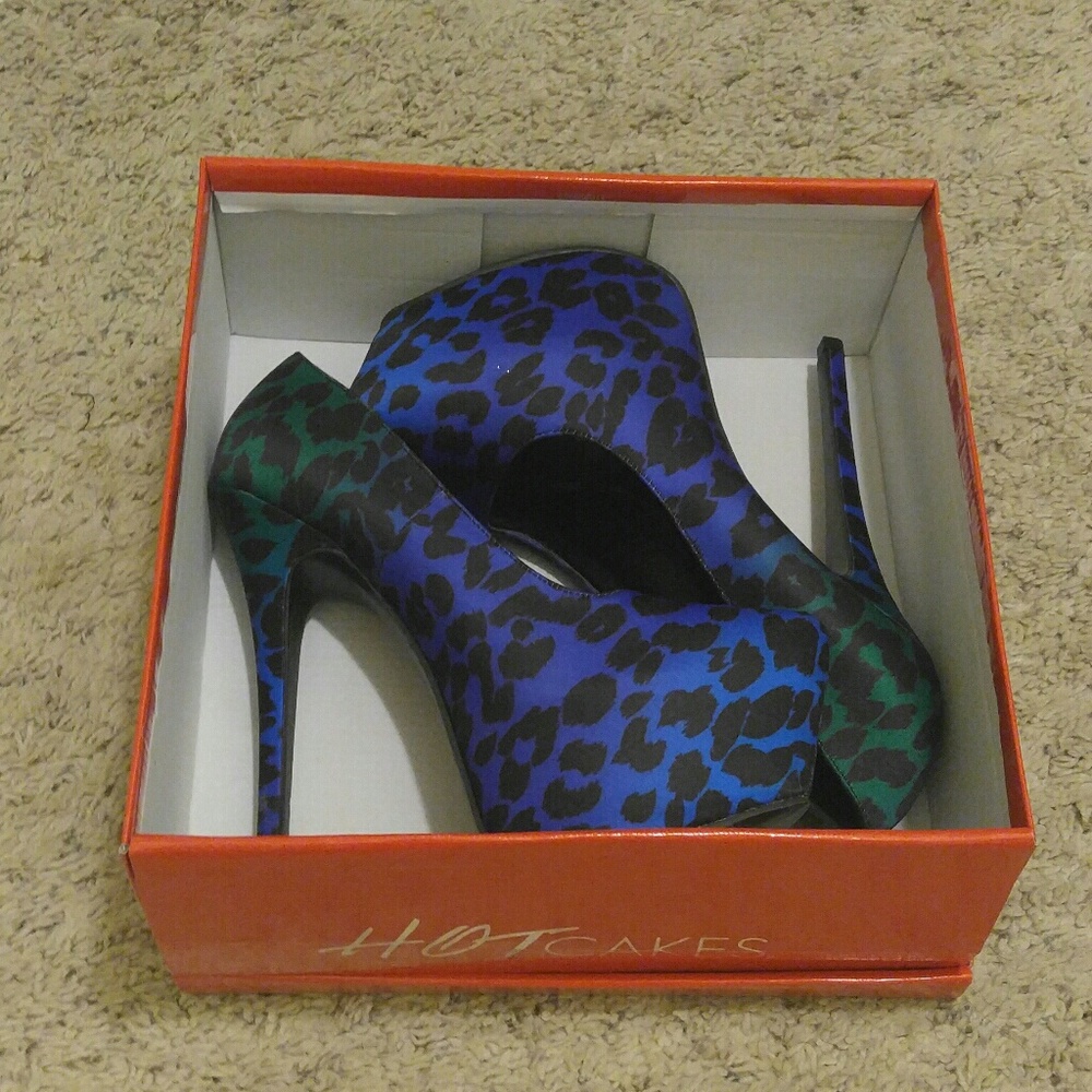Heels - Picture 3 of 4