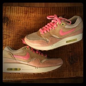 Nike Women's Air Max 1