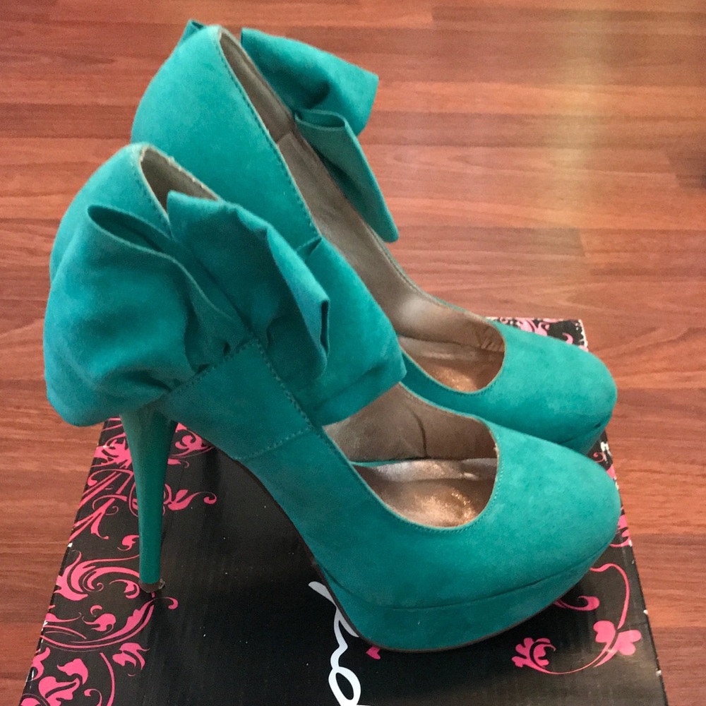 Aqua Teal Pumps