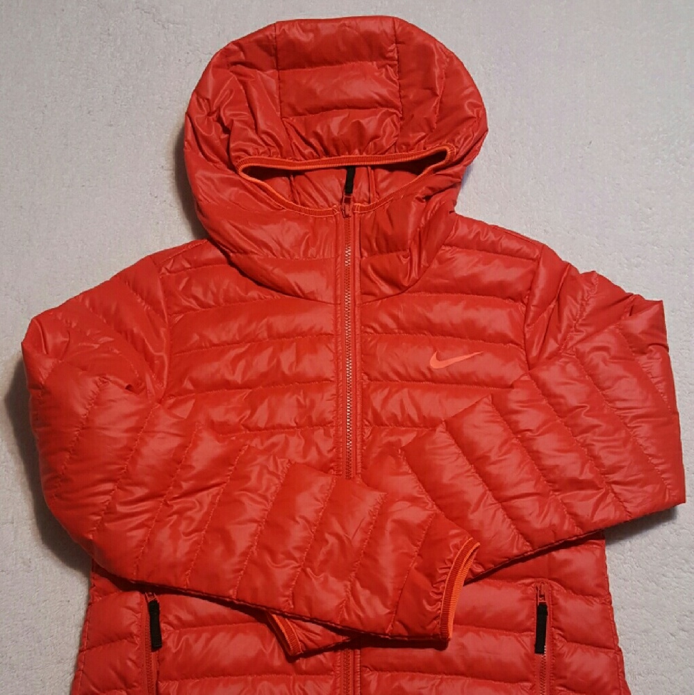 Womens Nike Down Jacket Size Medium NWT