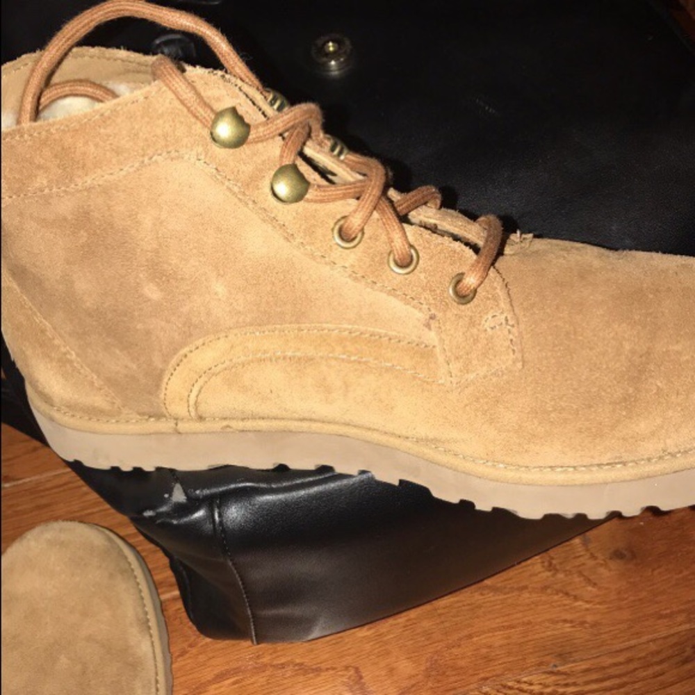 Bethany UGG shoes retail $160