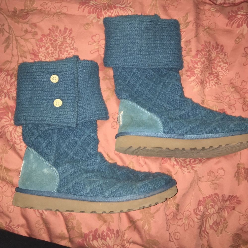 Woman's teal sweater UGGS