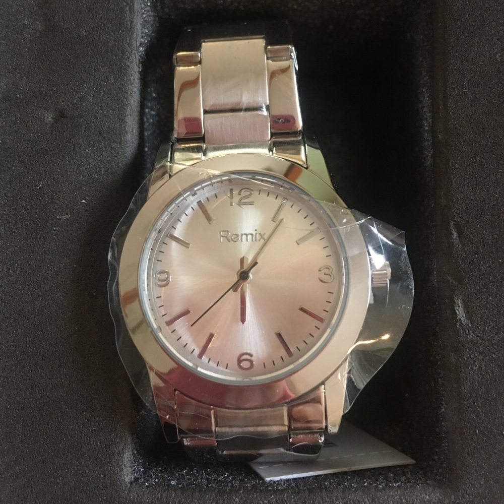 ⏱Ladies  Fossil watch style is the Remix