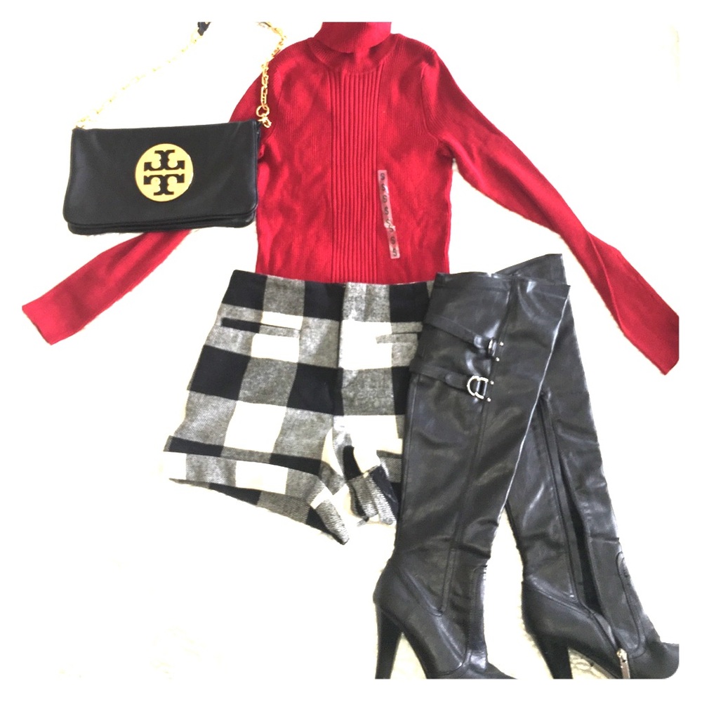 PLAID SHORTS (FOREVER 21 -- SIZE US 29) ❤️
