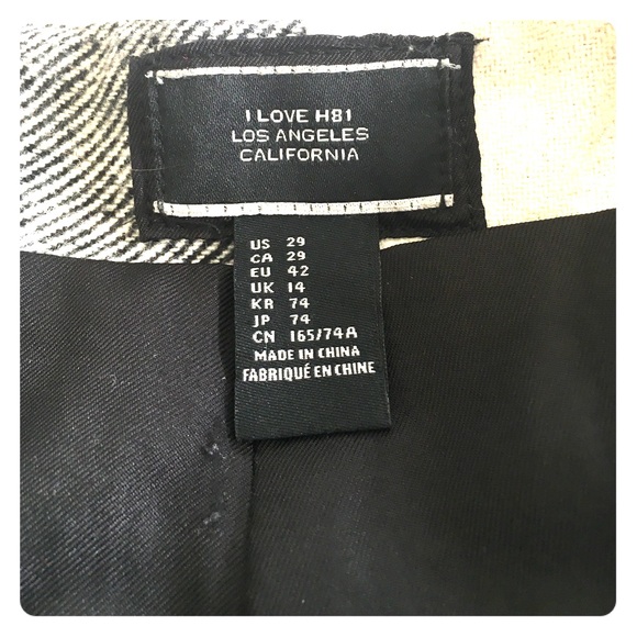 PLAID SHORTS (FOREVER 21 -- SIZE US 29) ❤️ - Picture 4 of 4