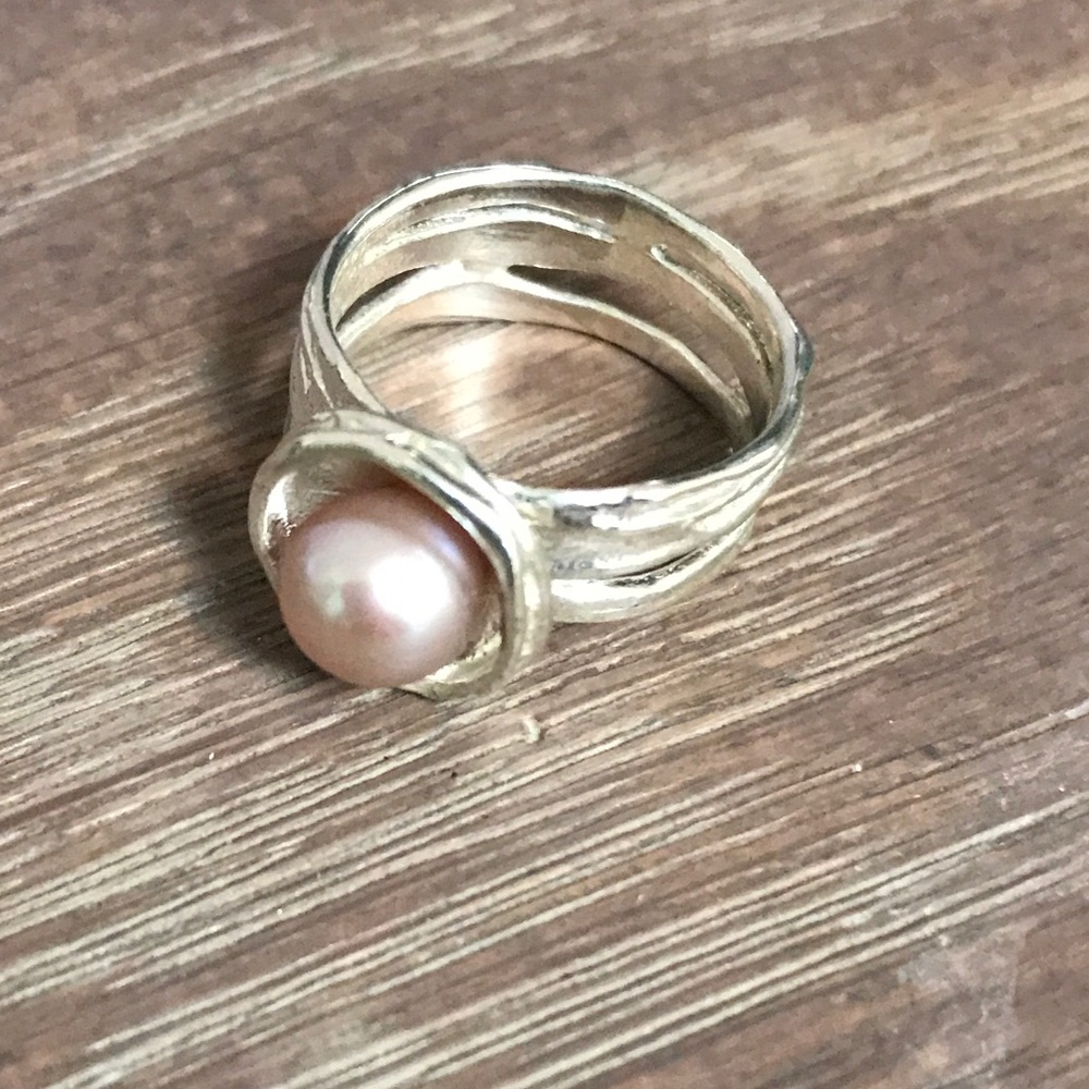 Pink pearl ring
