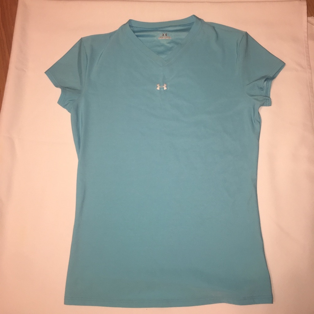 Sporty Under Armour shirt Sz Lg 🏋🏻‍♀️