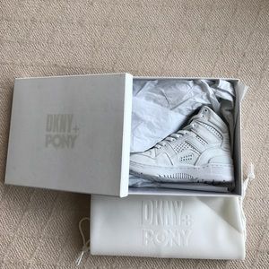 DKNY +Pony M-100 white