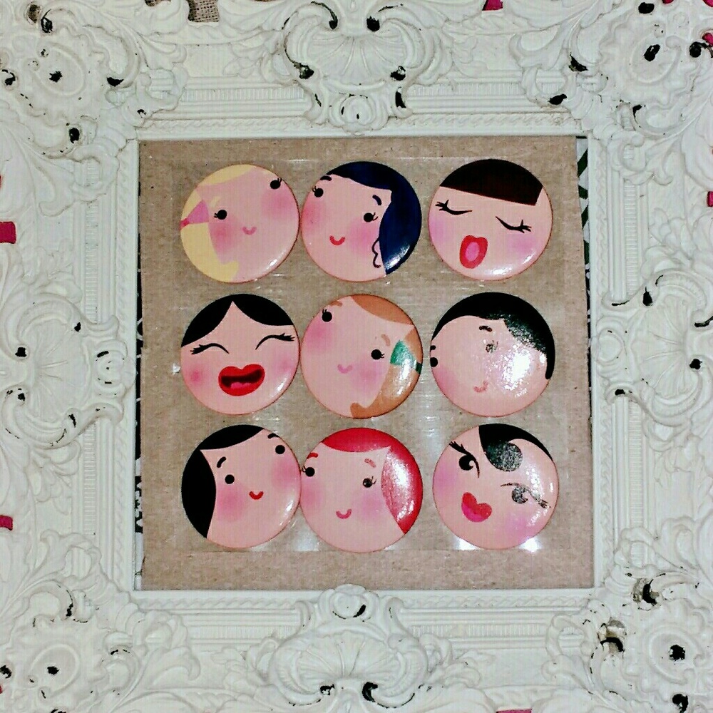 • {Craft Smith} Women's Facial Buttons