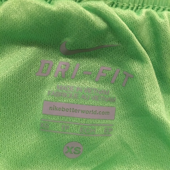 💚NIKE SHORTS💚 - Picture 2 of 2