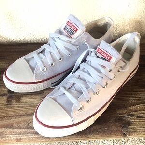 White chuck Taylor Converse