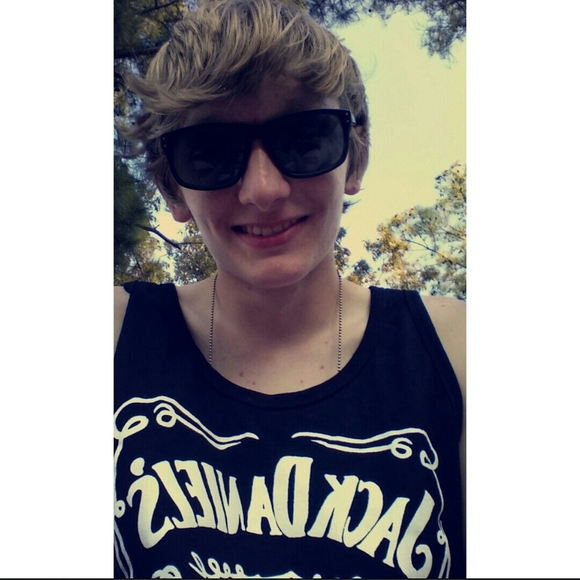 Meet your Posher, Bailey - Picture 1 of 1