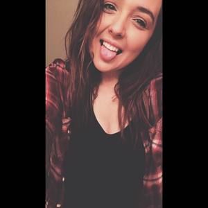 Meet your Posher, Emilee