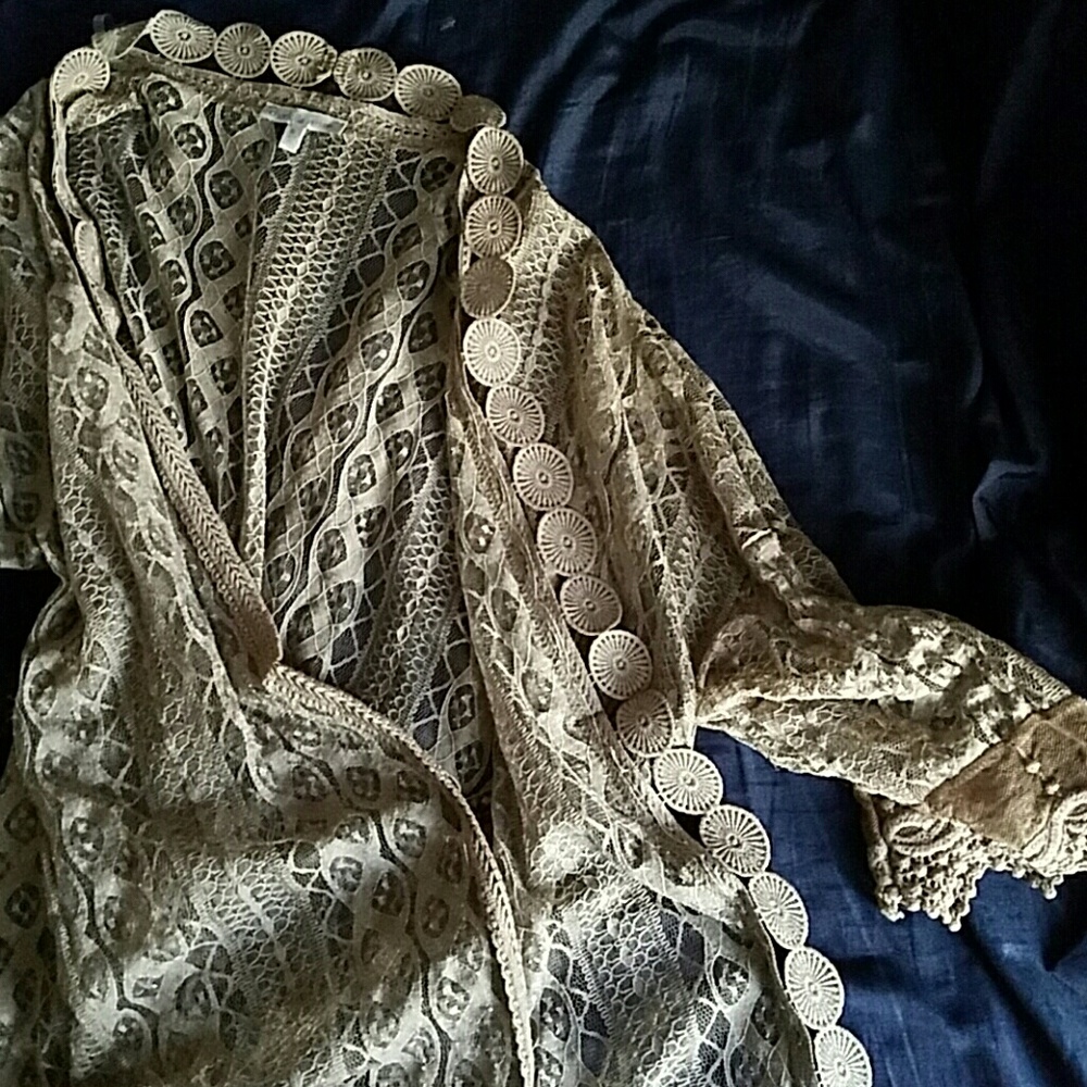 Charlotte Russe Scalloped brown/taupe cardigan