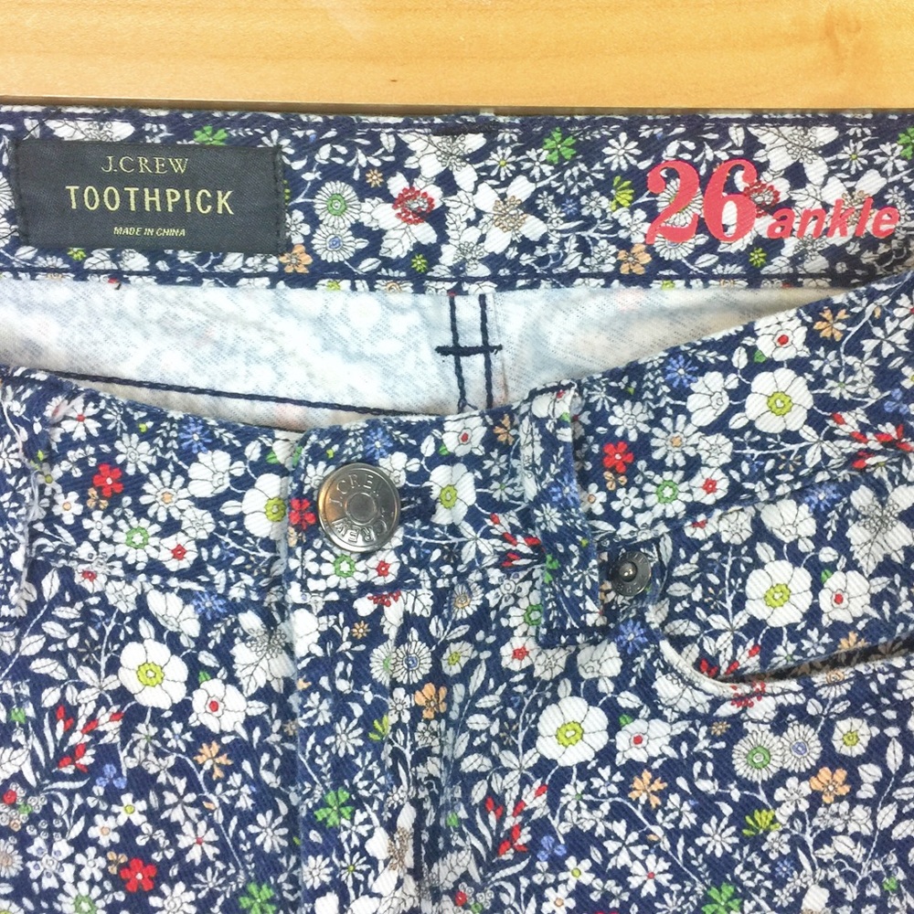 SOLD 💚 j. crew // liberty floral toothpick jeans - Picture 5 of 8