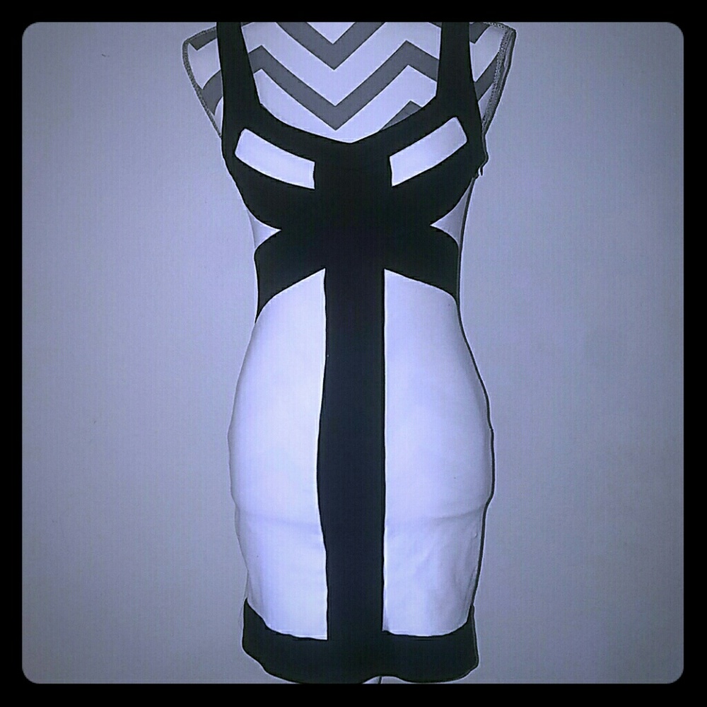 Black and white mini