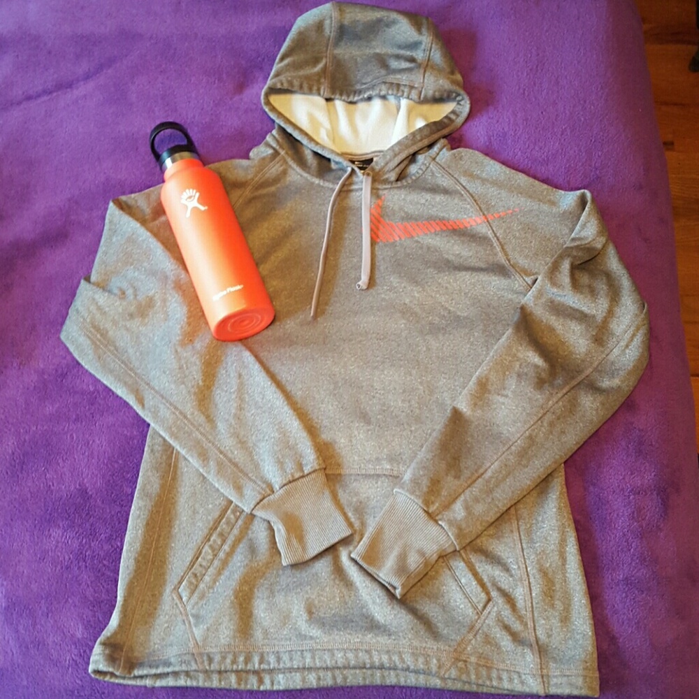 One day only!! Nike Therma-Fit Hoodie