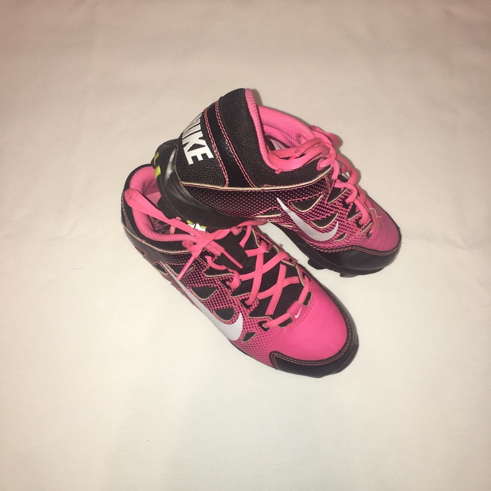 Cute Nike Youth 3.5 Pink Cleats 😍