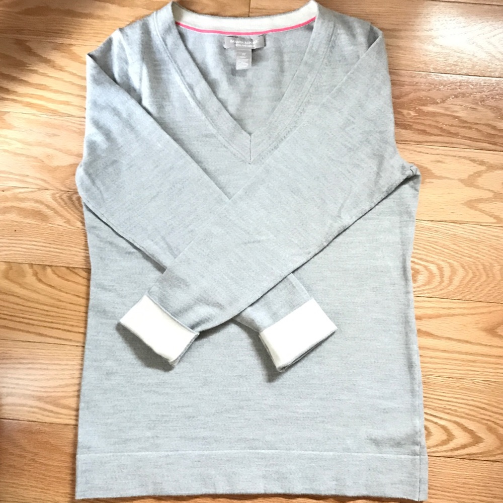 Banana Republic Heather Grey Sweater - Soft Wool