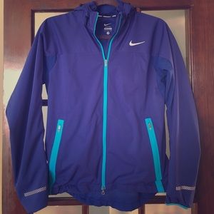 Nike Women Shield light full zip running jacket