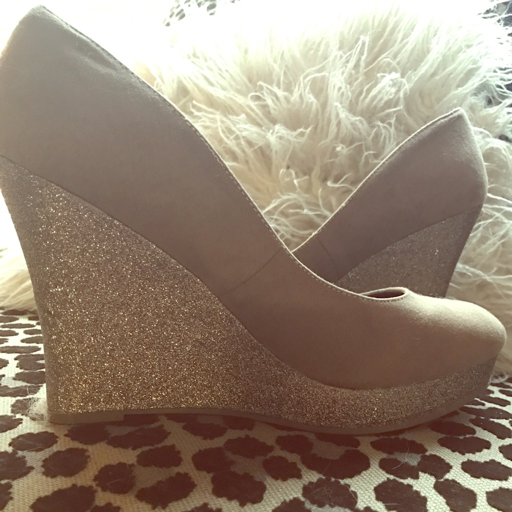 Fergalicious ultimate glitter wedge pump